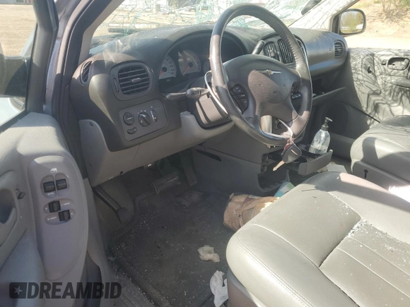 2005 Chrysler Town & Country Touring with VIN 2C4GP54L95R562827, listed as a Copart auction lot 54686275 with 91,032 mi miles and Clean Title. Bid and sale history available at carsss.com. Image 8.