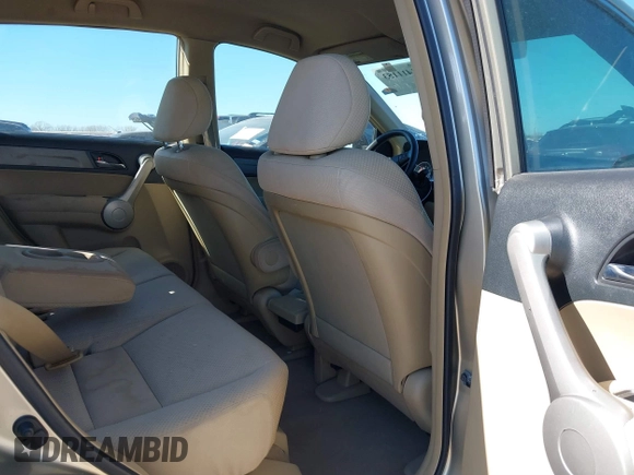 2007 Honda CR-V LX with VIN JHLRE38397C007842, listed as a IAAI auction lot 41411153 with 297,262 mi miles. Bid and sale history available at carsss.com. Image 8.