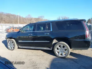 2018 Cadillac Escalade ESV Luxury z VIN 1GYS4HKJ2JR381357, wystawiony jako IAAI lot #41274678 z przebiegiem 173 401 mil mil oraz . Historia ofert i sprzedaży dostępna na DreamBid. Obrazek 15.