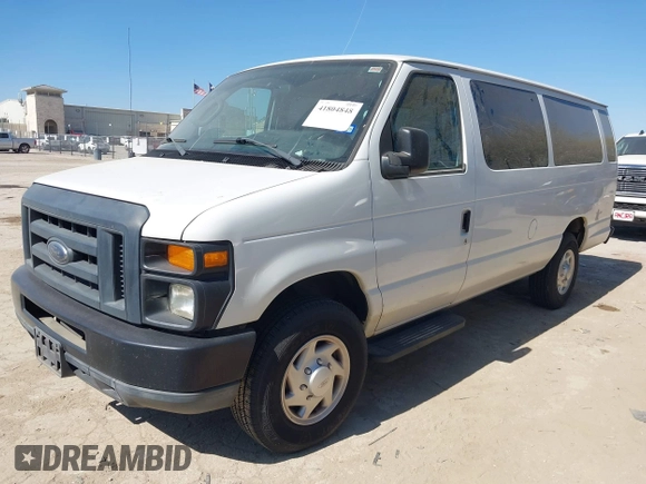 2013 Ford Econoline Passenger XL z VIN 1FBSS3BL8DDA63474, wystawiony jako IAAI lot #41804848 z przebiegiem 61 349 mil mil oraz . Historia ofert i sprzedaży dostępna na DreamBid. Obrazek 2.