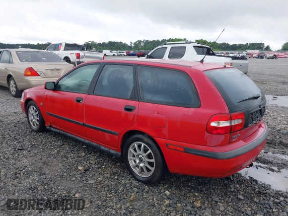 2001 Volvo V40 с VIN YV1VW295X1F632284, выставлен на аукционе IAAI как лот 42426338 с пробегом 161 048 миль миль и . История ставок и продаж доступна на DreamBid. Изображение 3.