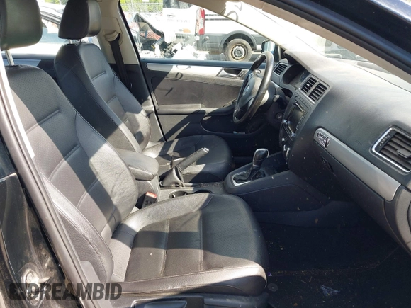 2013 Volkswagen Jetta SE with VIN 3VWDP7AJ3DM360389, listed as a IAAI auction lot 42221604 with 255,244 mi miles and . Bid and sale history available at DreamBid. Image 5.