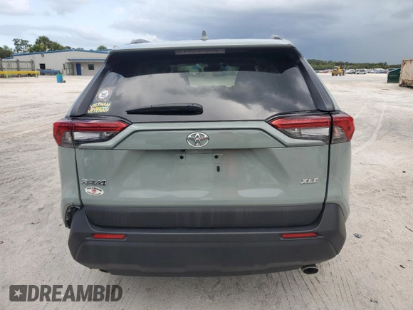 2023 Toyota RAV4 XLE Premium z VIN 2T3C1RFV7PW275825, wystawiony jako Copart lot #58638865 z przebiegiem 13 437 mil mil oraz Szkoda całkowita • Salvage title. Historia ofert i sprzedaży dostępna na DreamBid. Obrazek 6.