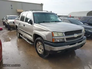 2006 Chevrolet Avalanche LT with VIN 3GNEC12Z06G234780, listed as a IAAI auction lot 41563670 with 260,477 mi miles. Bid and sale history available at carsss.com. Image 1.