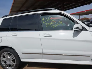 2014 Mercedes-Benz GLK-Class GLK 250 BlueTEC with VIN WDCGG0EB5EG310304, listed as a IAAI auction lot 41908998 with 1 mi miles. Bid and sale history available at carsss.com. Image 13.
