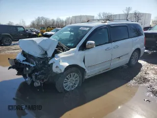 2015 Chrysler Town & Country Limited Platinum with VIN 2C4RC1GG1FR553701, listed as a Copart auction lot 48305755 with 0 mi miles and Salvage Title. Bid and sale history available at carsss.com. Image 1.