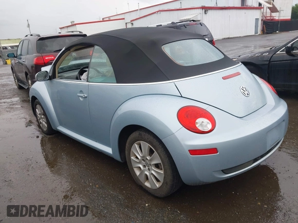 2010 Volkswagen Beetle with VIN 3VWRG3AL6AM008886, listed as a IAAI auction lot 42618429 with 100,264 mi miles and . Bid and sale history available at DreamBid. Image 3.