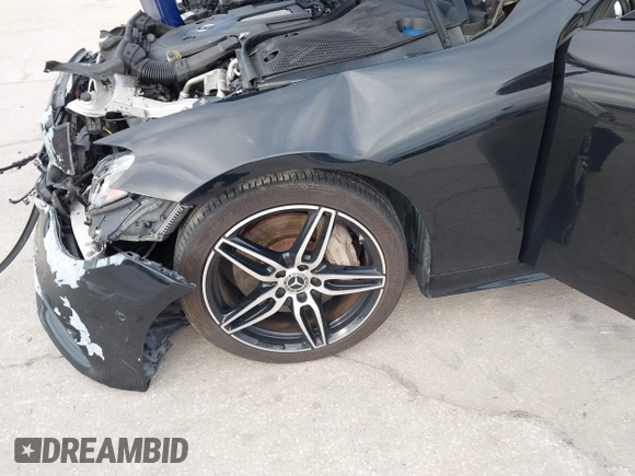 2019 Mercedes-Benz E with VIN WDD1J6HB4KF107584, listed as a IAAI auction lot 41402861 with 84,356 mi miles. Bid and sale history available at carsss.com. Image 6.