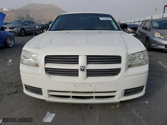 2008 Dodge Magnum with VIN 2D4FV47T18H147683, listed as a Copart auction lot 70152484 with 142,894 mi miles and Clean Title. Bid and sale history available at carsss.com. Image 5.