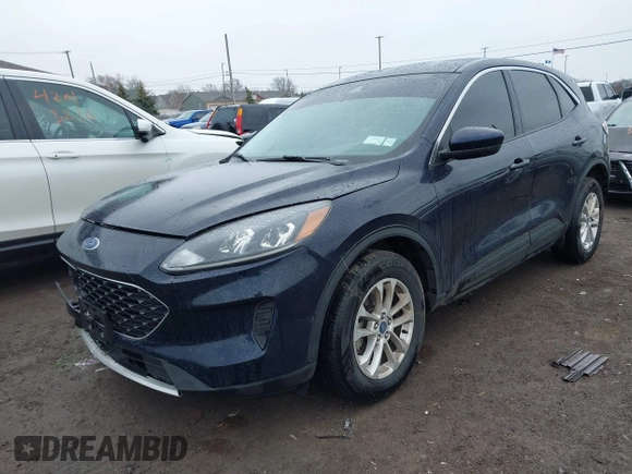2021 Ford Escape SE z VIN 1FMCU9G63MUB17887, wystawiony jako IAAI lot #42005945 z przebiegiem 63 610 mil mil oraz . Historia ofert i sprzedaży dostępna na DreamBid. Obrazek 17.
