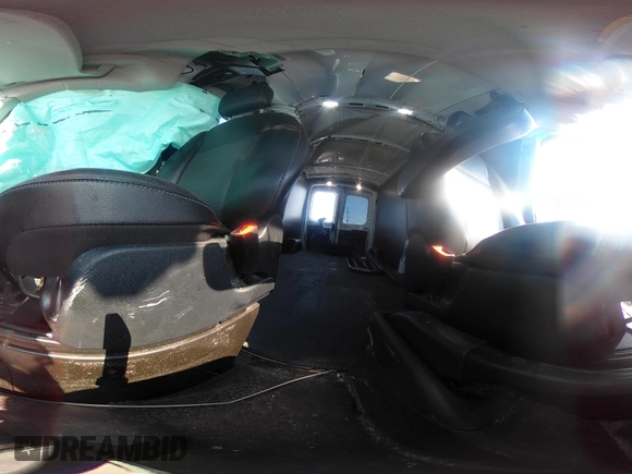 2020 Ford Transit Cargo z VIN 1FTBR1C83LKB03380, wystawiony jako IAAI lot #40415265 z przebiegiem 56 452 mil mil oraz . Historia ofert i sprzedaży dostępna na DreamBid. Obrazek 18.