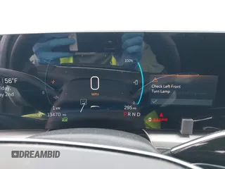 2024 Cadillac LYRIQ Luxury z VIN 1GYKPPRK1RZ109216, wystawiony jako IAAI lot #42180416 z przebiegiem 13 470 mil mil oraz . Historia ofert i sprzedaży dostępna na DreamBid. Obrazek 7.