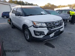 2017 Ford Explorer XLT with VIN 1FM5K7DH3HGD35390, listed as a IAAI auction lot 41349240 with 173,297 mi miles and . Bid and sale history available at carsss.com. Image 1.