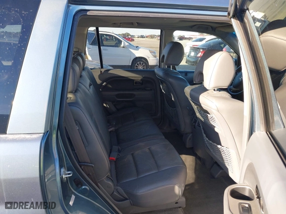 2007 Honda Pilot EX-L with VIN 5FNYF285X7B045780, listed as a IAAI auction lot 41324224 with 168,911 mi miles. Bid and sale history available at carsss.com. Image 8.