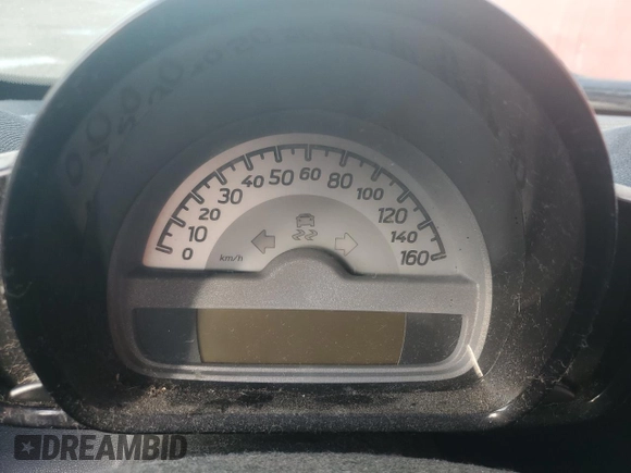 2013 Smart fortwo Pure z VIN WMEEJ3BA8DK619967, wystawiony jako Copart lot #49723735 z przebiegiem Nie podano mil oraz Tytuł czysty. Historia ofert i sprzedaży dostępna na DreamBid. Obrazek 9.