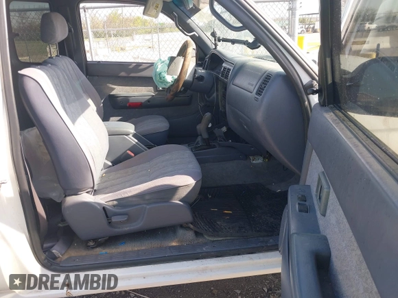 2000 Toyota Tacoma with VIN 5TEWN72N1YZ690947, listed as a IAAI auction lot 41951521 with 207,119 mi miles and . Bid and sale history available at DreamBid. Image 5.