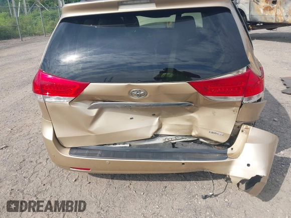 2012 Toyota Sienna XLE AAS with VIN 5TDYK3DC4CS220312, listed as a IAAI auction lot 42465081 with 92,548 mi miles and . Bid and sale history available at DreamBid. Image 6.