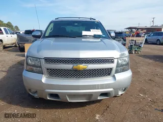 2013 Chevrolet Avalanche LS with VIN 3GNMCEE02DG207190, listed as a IAAI auction lot 41396345 with 223,378 mi miles. Bid and sale history available at carsss.com. Image 6.