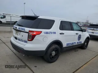 2013 Ford Utility Police Interceptor with VIN 1FM5K7AR5DGC92582, listed as a Copart auction lot 45732165 with 184,194 mi miles and Clean Title. Bid and sale history available at carsss.com. Image 3.