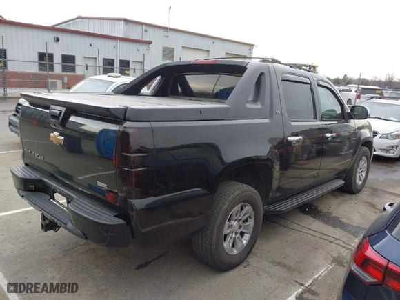 2007 Chevrolet Avalanche LT w/1LT with VIN 3GNEC12057G314398, listed as a IAAI auction lot 41749574 with 104,556 mi miles. Bid and sale history available at carsss.com. Image 4.