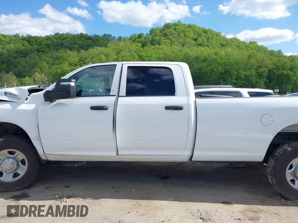 2023 Ram 2500 Tradesman with VIN 3C6UR5HJ9PG564714, listed as a IAAI auction lot 42118104 with 18,111 mi miles and . Bid and sale history available at DreamBid. Image 15.