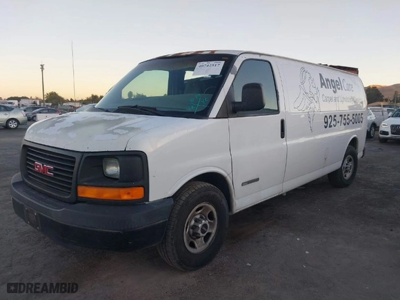 2003 GMC Savana Cargo Van Y3H Paratransit with VIN 1GTHG39U531108313, listed as a IAAI auction lot 40742517 with 126,065 mi miles. Bid and sale history available at carsss.com. Image 2.