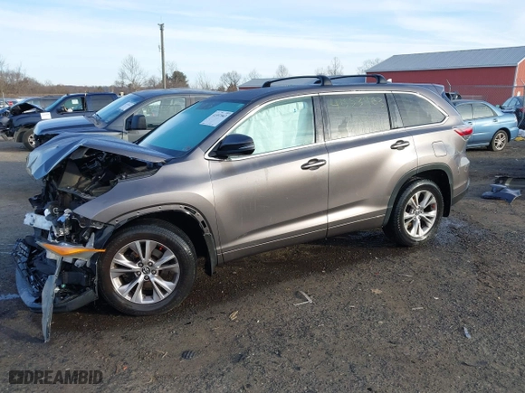 2016 Toyota Highlander LE with VIN 5TDBKRFH6GS356142, listed as a IAAI auction lot 41553963 with 114,647 mi miles. Bid and sale history available at carsss.com. Image 18.