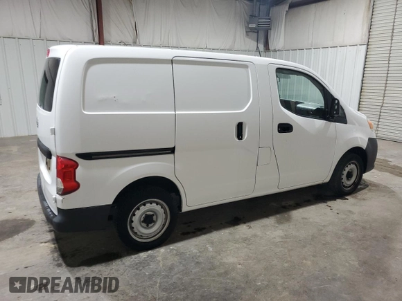 2017 Nissan NV200 S z VIN 3N6CM0KN1HK700458, wystawiony jako Copart lot #56231255 z przebiegiem 199 622 mil mil oraz Czysty tytuł • Clean title. Historia ofert i sprzedaży dostępna na DreamBid. Obrazek 3.
