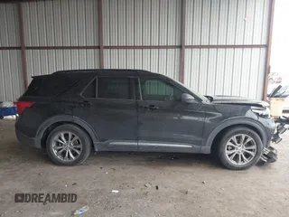 2020 Ford Explorer XLT with VIN 1FMSK7DH9LGC27951, listed as a IAAI auction lot 41623009 with 93,918 mi miles. Bid and sale history available at carsss.com. Image 13.