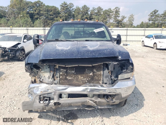 2001 Ford Super Duty F-350 DRW XL with VIN 1FTWW33FX1EB91067, listed as a Copart auction lot 68024904 with 272,132 mi miles and Salvage Title. Bid and sale history available at carsss.com. Image 5.
