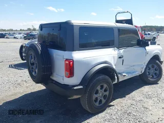2024 Ford Bronco Big Bend z VIN 1FMDE7AHXRLB54609, wystawiony jako IAAI lot #41853937 z przebiegiem 358 mil mil oraz . Historia ofert i sprzedaży dostępna na DreamBid. Obrazek 4.