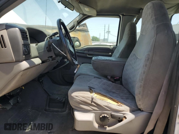 2000 Ford F-250 XL с VIN 1FTNX21F0YED32261, выставлен на аукционе Copart как лот 57243325 с пробегом 306 868 миль миль и Чистый • Clean title. История ставок и продаж доступна на DreamBid. Изображение 7.