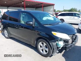 2015 Toyota Sienna LE AAS с VIN 5TDKK3DC0FS613377, выставлен на аукционе IAAI как лот 42214127 с пробегом 135 836 миль миль и . История ставок и продаж доступна на DreamBid. Изображение 1.