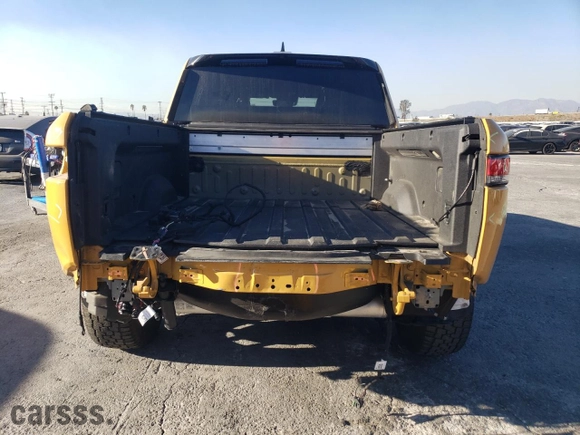 2022 Rivian R1T Adventure Package with VIN 7FCTGAAA2NN005811, listed as a Copart auction lot 87757405 with 21,336 mi miles and Salvage Title. Bid and sale history available at carsss.com. Image 6.