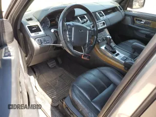 2013 Land Rover Range Rover Sport HSE Lux z VIN SALSK2D4XDA782876, wystawiony jako Copart lot #58363144 z przebiegiem 180 802 mil mil oraz Szkoda całkowita • Salvage title. Historia ofert i sprzedaży dostępna na DreamBid. Obrazek 8.