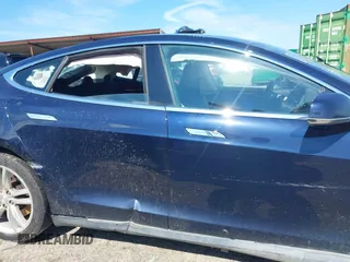 2014 Tesla Model S 60 с VIN 5YJSA1H14EFP44251, выставлен на аукционе IAAI как лот 42267250 с пробегом 60 560 миль миль и . История ставок и продаж доступна на DreamBid. Изображение 14.