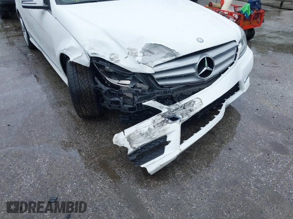 2013 Mercedes-Benz C 300 Sport с VIN WDDGF8AB7DR276047, выставлен на аукционе IAAI как лот 42511628 с пробегом 113 694 миль миль и . История ставок и продаж доступна на DreamBid. Изображение 6.