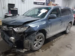 2012 Toyota Highlander with VIN 5TDBK3EH9CS119511, listed as a IAAI auction lot 41581563 with 131,970 mi miles. Bid and sale history available at carsss.com. Image 17.