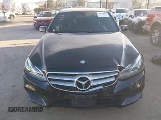 2016 Mercedes-Benz E 350 Sport z VIN WDDHF5KB4GB170136, wystawiony jako IAAI lot #41630907 z przebiegiem 149 882 mil mil oraz . Historia ofert i sprzedaży dostępna na DreamBid. Obrazek 12.