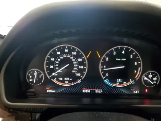 2016 BMW X5 xDrive50i z VIN 5UXKR6C58G0J83648, wystawiony jako Copart lot #58219015 z przebiegiem 96 254 mil mil oraz Szkoda całkowita • Salvage title. Historia ofert i sprzedaży dostępna na DreamBid. Obrazek 9.