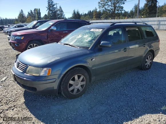 2001 Volkswagen Passat GLS with VIN WVWHH63B01E033953, listed as a Copart auction lot 74086794 with 135,066 mi miles and Salvage Title. Bid and sale history available at carsss.com. Image 1.