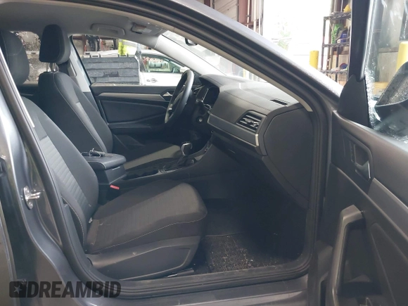 2024 Volkswagen Jetta S with VIN 3VW5M7BU2RM039540, listed as a IAAI auction lot 42422981 with 17,568 mi miles and . Bid and sale history available at DreamBid. Image 5.