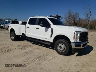 2024 Ford F-350 XL with VIN 1FT8W3DT0REE67068, listed as a Copart auction lot 43037035 with 16,371 mi miles and Salvage Title. Bid and sale history available at DreamBid. Image 4.