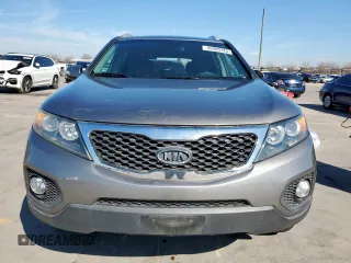 2013 Kia Sorento LX with VIN 5XYKT3A6XDG385538, listed as a Copart auction lot 45999785 with 162,361 mi miles and Salvage Title. Bid and sale history available at carsss.com. Image 5.