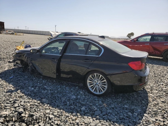 2013 BMW 3 Series 328i xDrive z VIN WBA3B5C54DF597780, wystawiony jako Copart lot #60800255 z przebiegiem Nie podano mil oraz Szkoda całkowita • Salvage title. Historia ofert i sprzedaży dostępna na DreamBid. Obrazek 2.