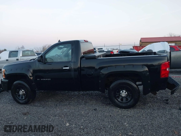 2008 Chevrolet Silverado 1500 Work Truck with VIN 1GCEK14C28Z329235, listed as a IAAI auction lot 41733369 with 185,732 mi miles. Bid and sale history available at carsss.com. Image 14.