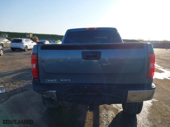 2008 Chevrolet Silverado 1500 LTZ with VIN 3GCEK13M08G177952, listed as a IAAI auction lot 41774023 with 119,807 mi miles. Bid and sale history available at carsss.com. Image 16.