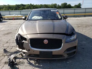 2017 Jaguar F-Pace 35t Prestige with VIN SADCK2BV6HA061682, listed as a Copart auction lot 68542694 with 46,447 mi miles and Salvage Title. Bid and sale history available at DreamBid. Image 5.