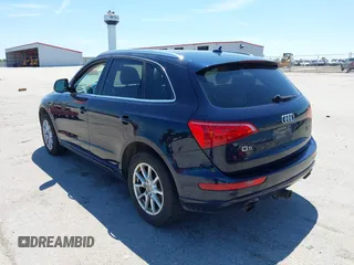 2010 Audi Q5 Premium Plus z VIN WA1LKAFP4AA058779, wystawiony jako IAAI lot #42590889 z przebiegiem 203 696 mil mil oraz . Historia ofert i sprzedaży dostępna na DreamBid. Obrazek 3.