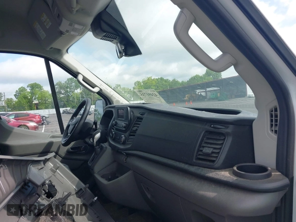 2022 Ford Transit Cargo with VIN 1FTBR1C83NKA81478, listed as a IAAI auction lot 42491735 with 12,902 mi miles and . Bid and sale history available at DreamBid. Image 5.